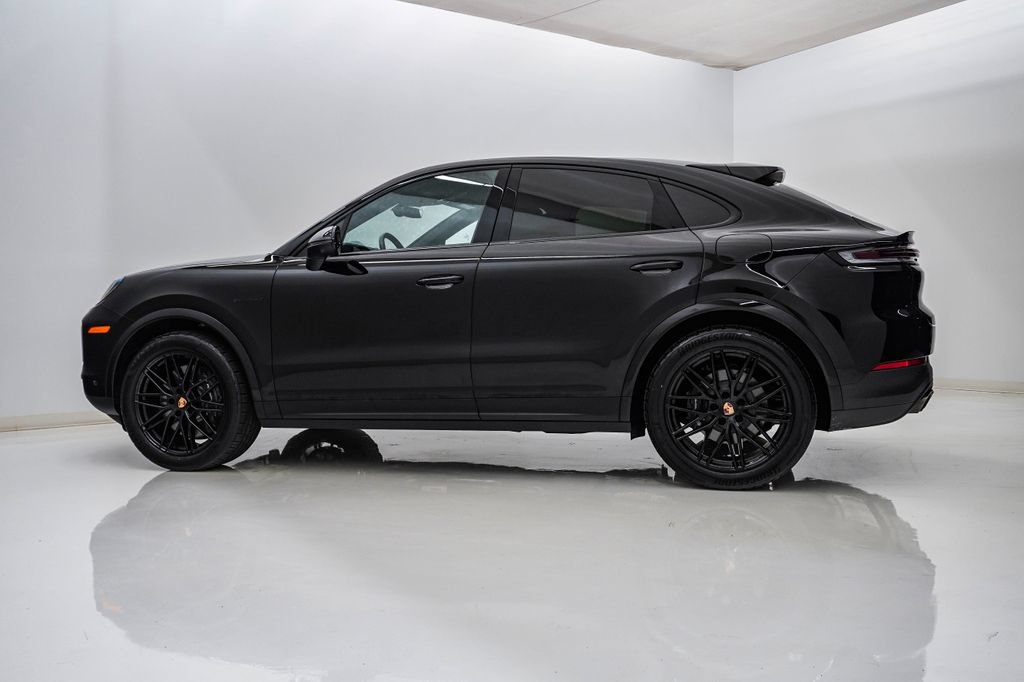 Certified 2026 Porsche Cayenne E-Hybrid Coupe AWD/4WD image 2
