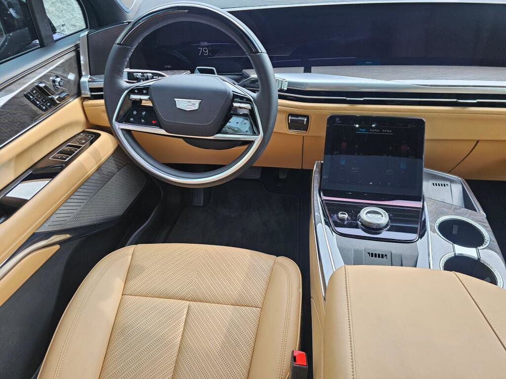 Used 2025 Cadillac Escalade IQ Luxury 2 image 25