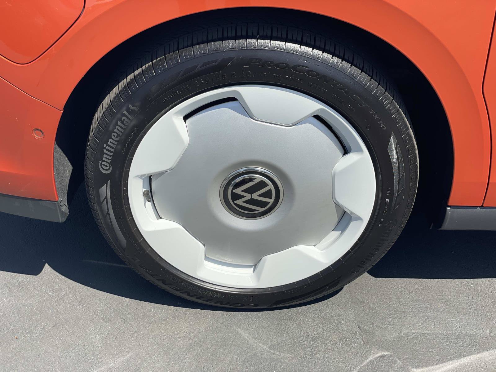 Certified 2025 Volkswagen ID. Buzz 1st Edition AWD/4WD image 6