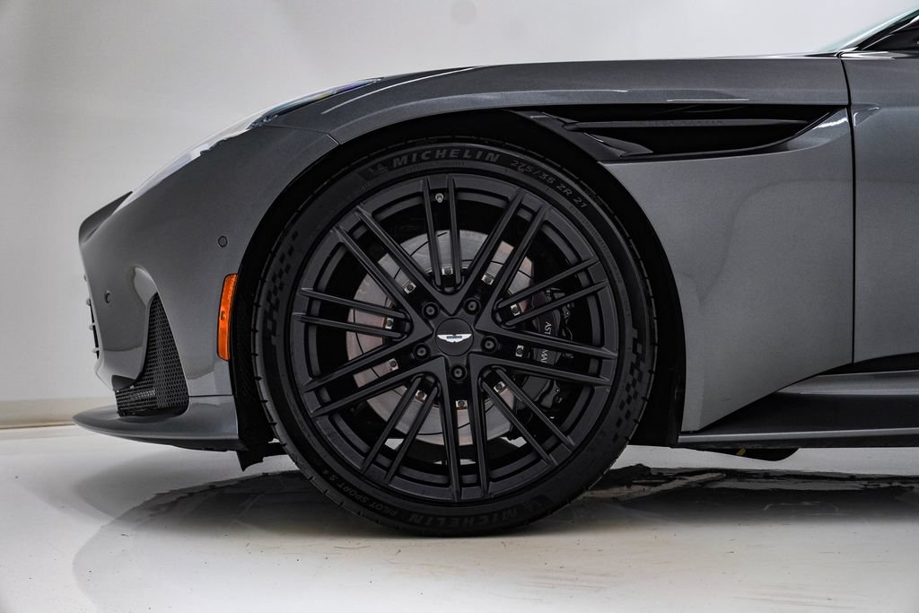Used 2024 Aston Martin DB12 Convertible RWD image 17