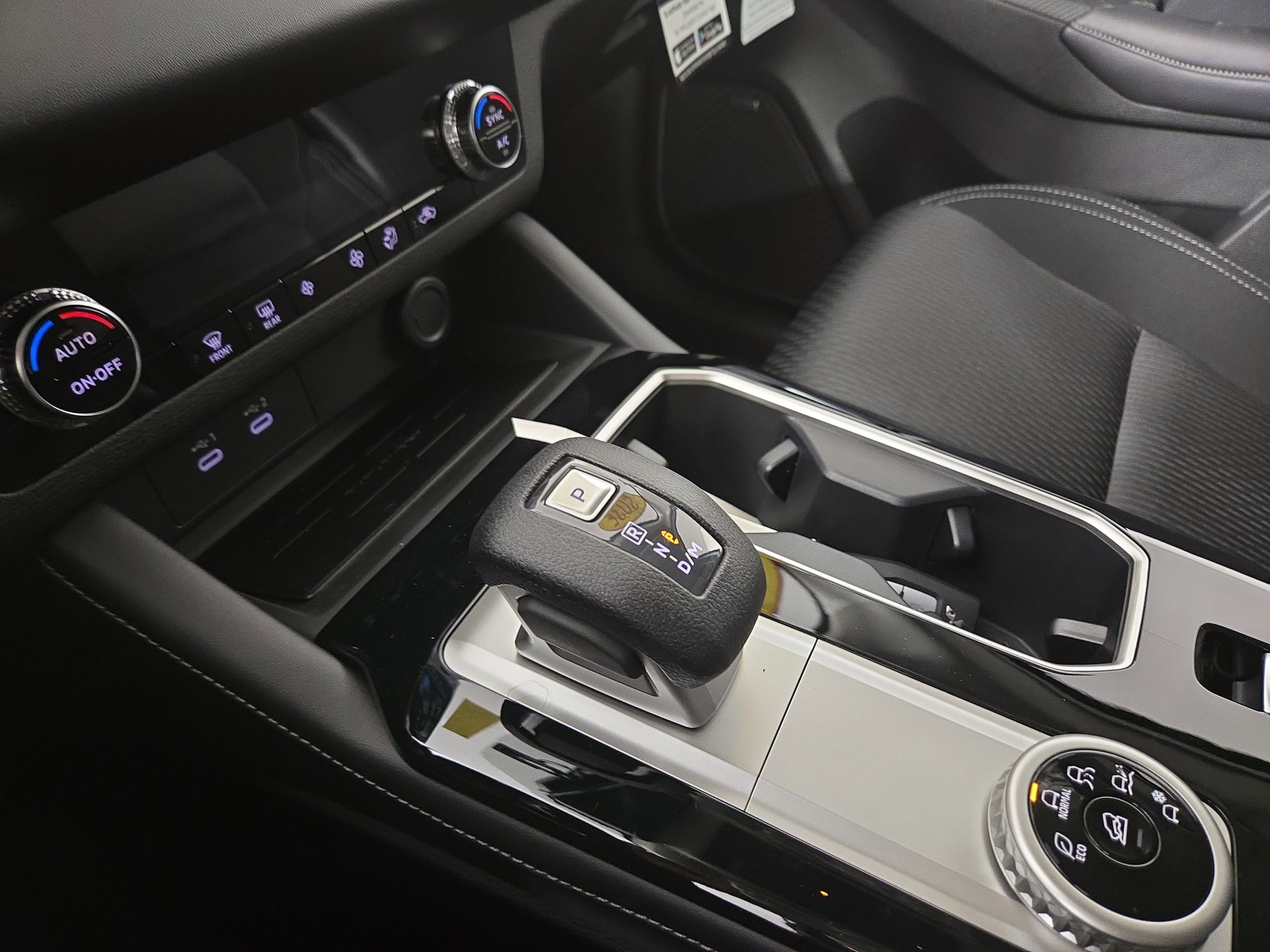 New 2025 Mitsubishi Outlander ES image 23