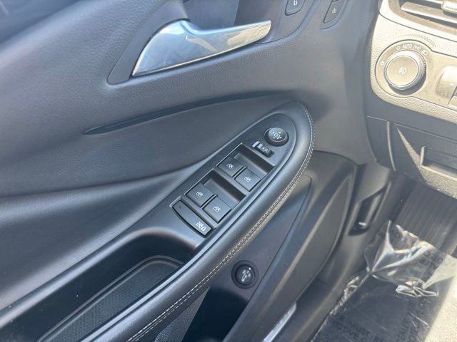 Used 2019 Buick Envision Essence FWD image 21