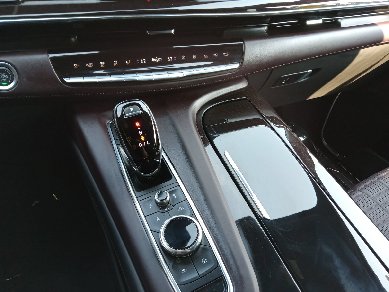 Certified 2024 Cadillac Escalade Sport Platinum AWD/4WD image 18