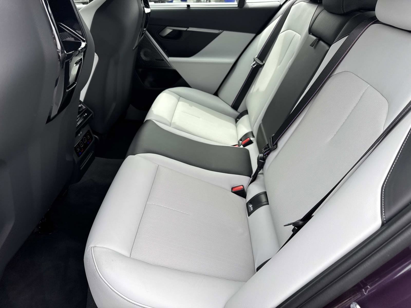 Used 2025 BMW M5 w/ Carbon Package image 11