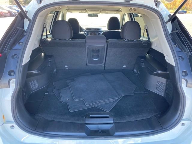 Used 2020 Nissan Rogue SV image 19