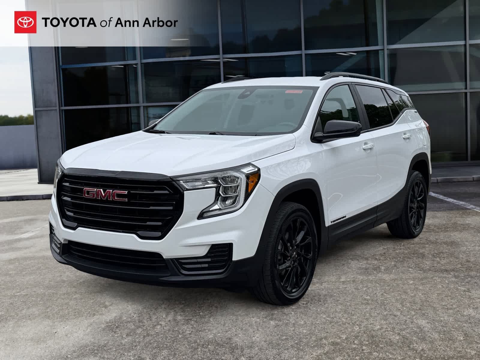 Used 2024 GMC Terrain SLE w/ Driver Convenience Package AWD/4WD image 8