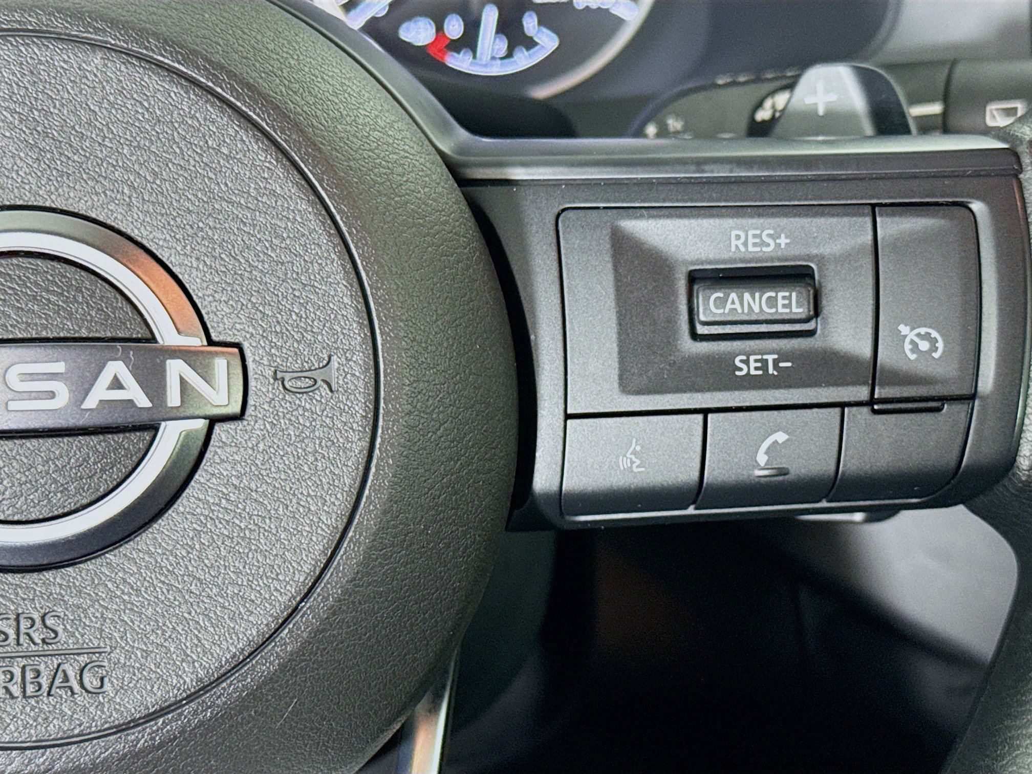 Used 2024 Nissan Pathfinder S FWD image 14