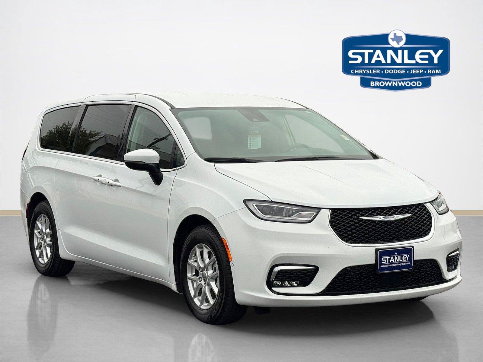 Used 2023 Chrysler Pacifica Touring-L