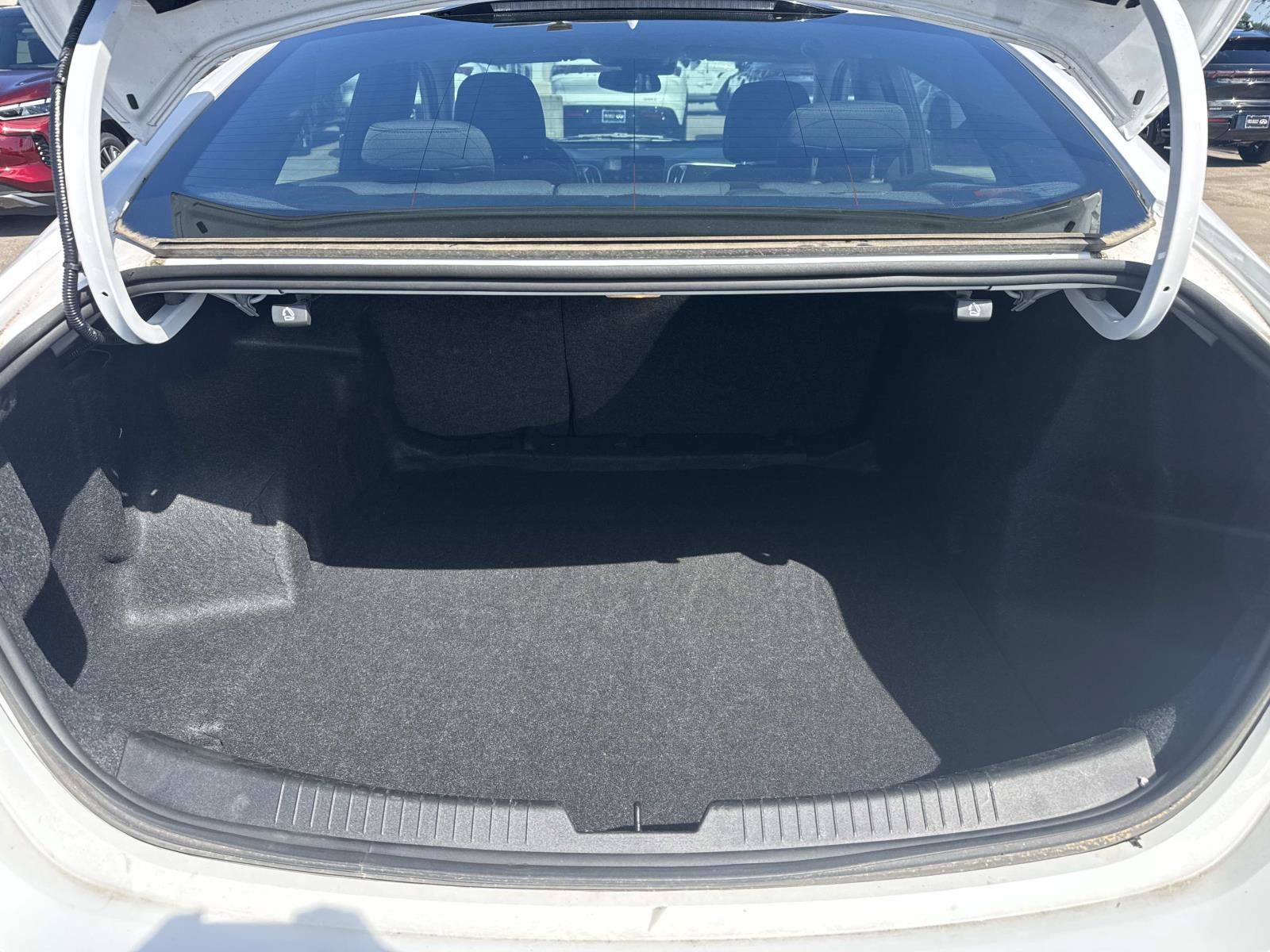 Used 2025 Chevrolet Malibu LT FWD image 9