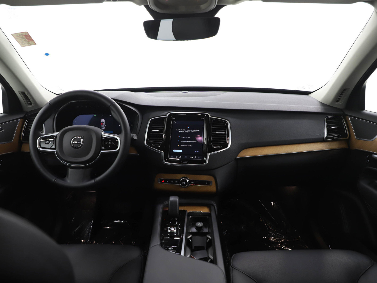 Used 2025 Volvo XC90 B6 Plus image 13