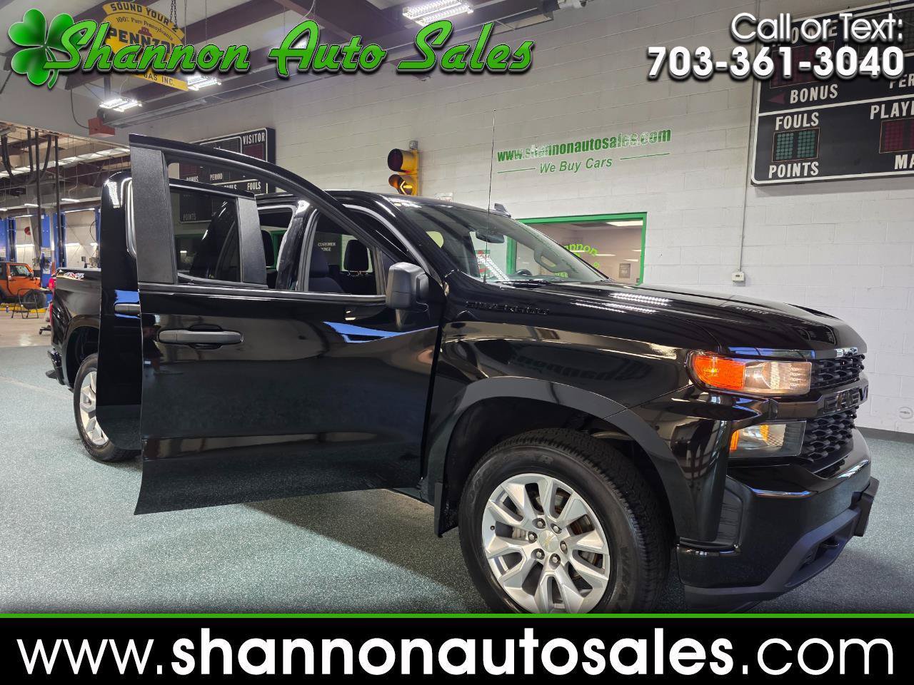 Used 2020 Chevrolet Silverado 1500 Custom w/ Custom Value Package AWD/4WD image 1