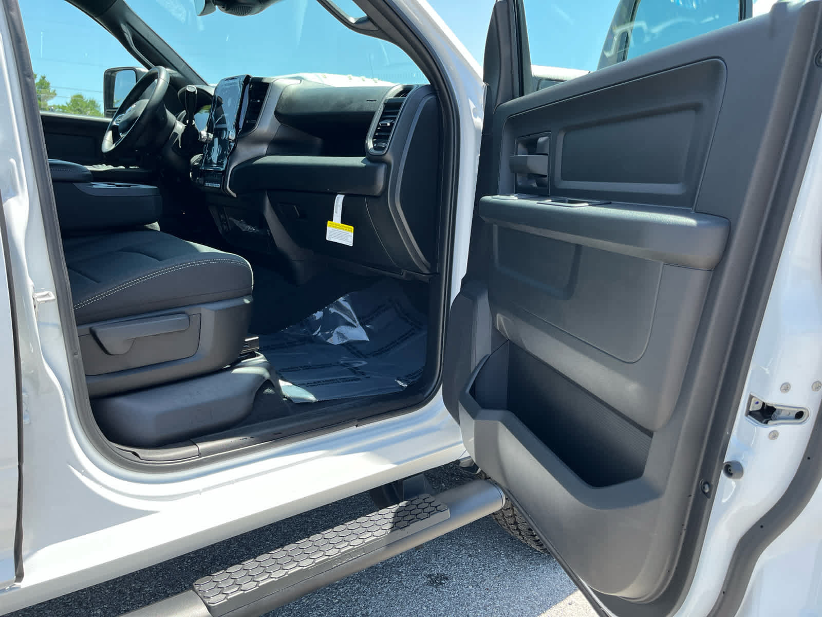 New 2026 RAM 3500 Tradesman AWD/4WD image 32
