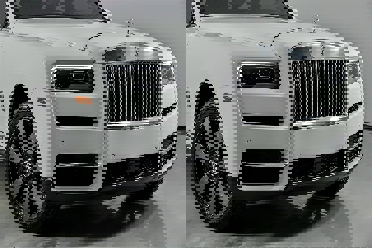 Used 2023 Rolls-Royce Cullinan w/ Leather Finishing Pack image 2