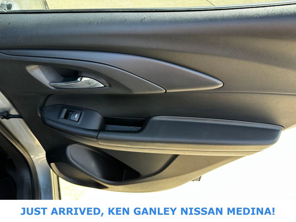 Used 2023 Chevrolet TrailBlazer RS w/ Convenience Package image 19