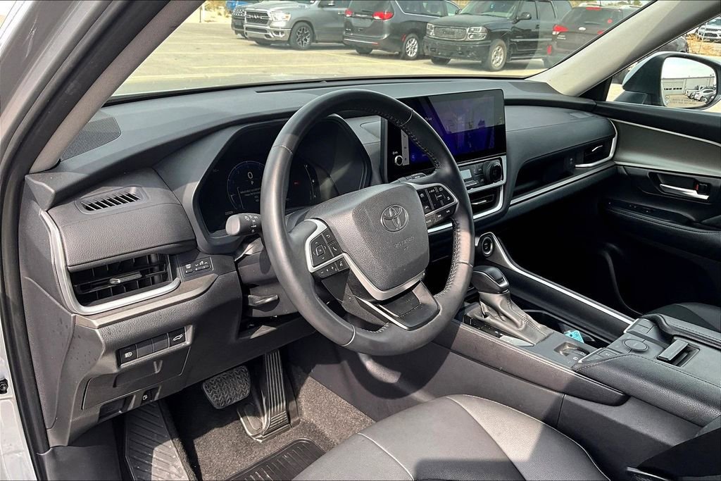 Used 2025 Toyota Grand Highlander FWD image 16