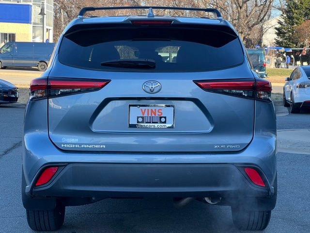 Used 2022 Toyota Highlander XLE image 11