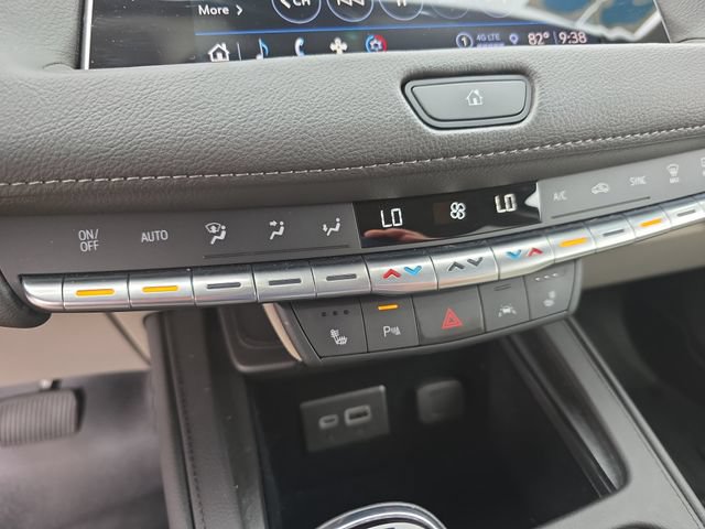 Certified 2023 Cadillac XT4 Luxury w/ Cold Weather Package FWD image 22
