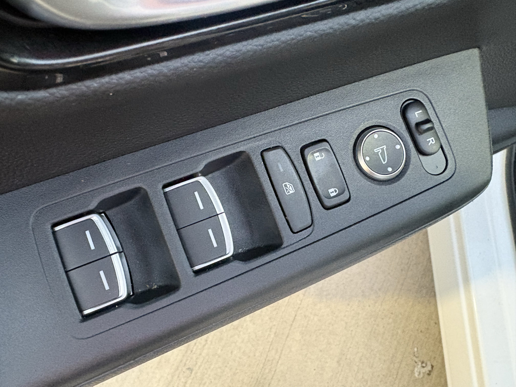 Certified 2025 Honda CR-V EX-L image 9