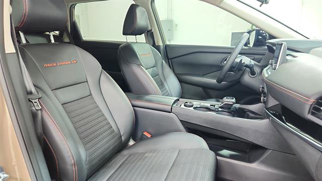 Used 2025 Nissan Rogue SV image 50