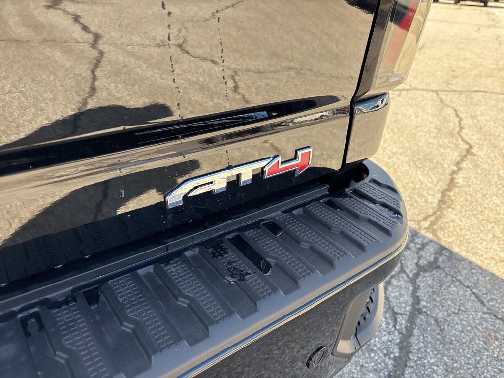 New 2026 GMC Sierra 2500 AT4 w/ AT4 Premium Plus Package image 8