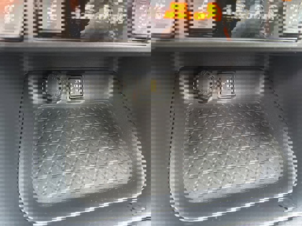 New 2025 Toyota RAV4 XLE Premium image 8