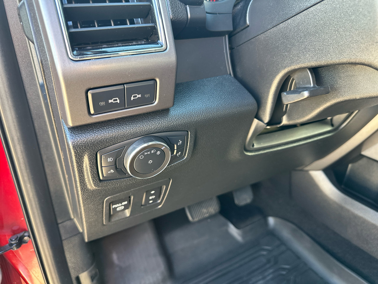 Used 2020 Ford F150 XLT w/ Equipment Group 302A Luxury image 12