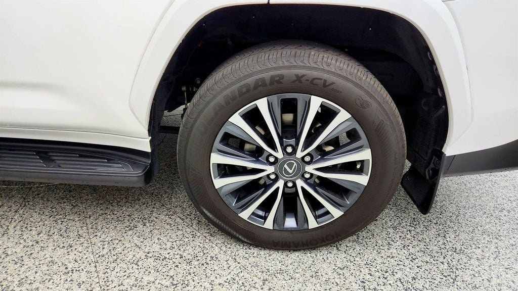Used 2023 Lexus LX 600 4WD w/ Interior Upgrade Package image 9