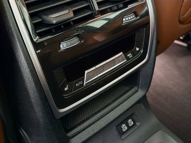 Used 2024 BMW X7 M60i w/ Executive Package AWD/4WD image 27