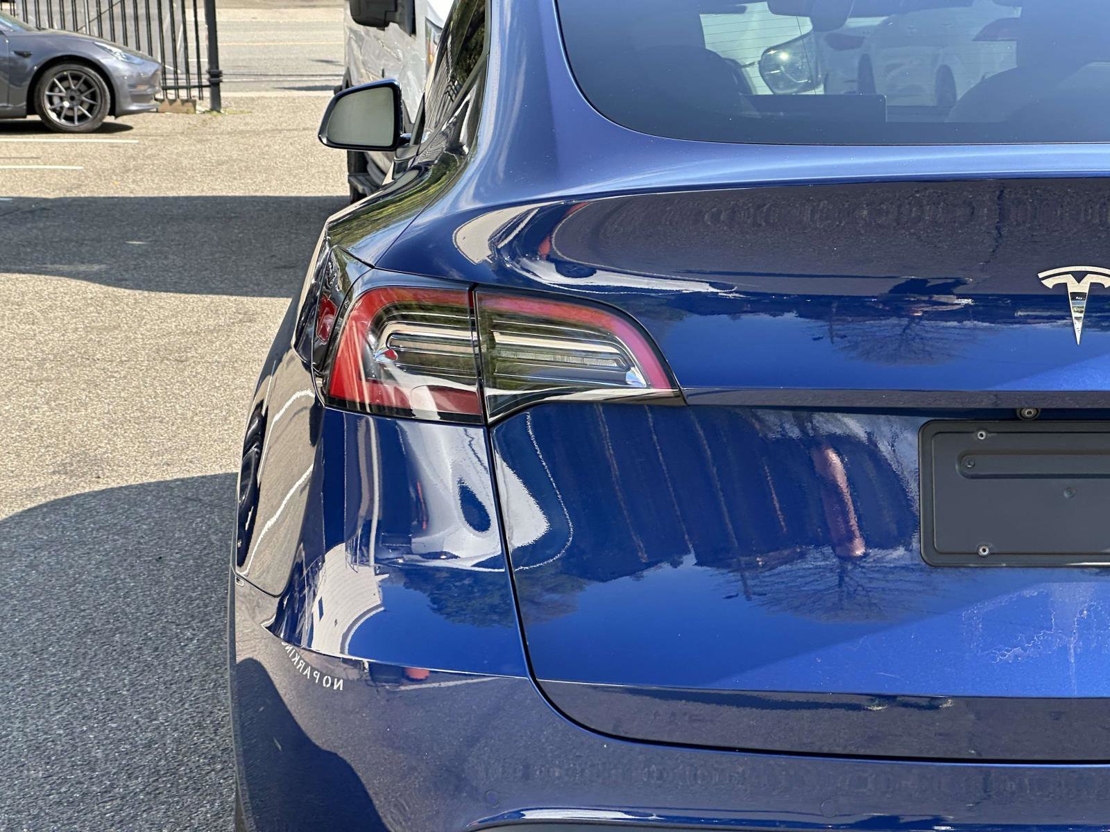 Used 2021 Tesla Model Y Long Range AWD/4WD image 11