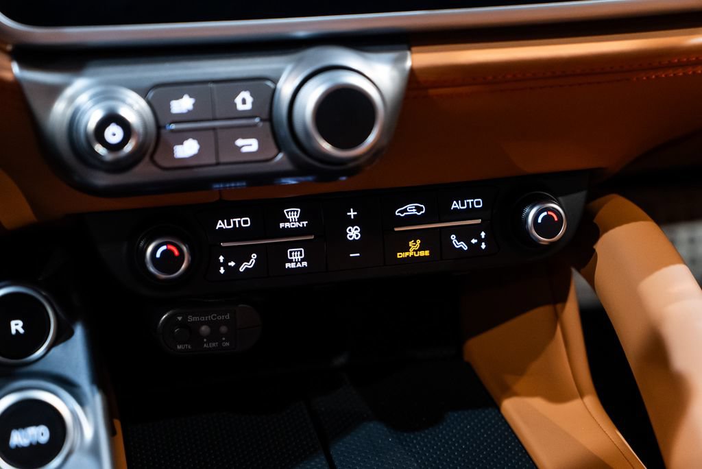 Used 2018 Ferrari GTC4Lusso AWD/4WD image 42