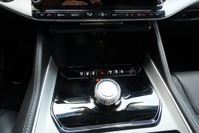 Used 2025 Jeep Wagoneer Series II w/ Convenience Group I RWD image 29