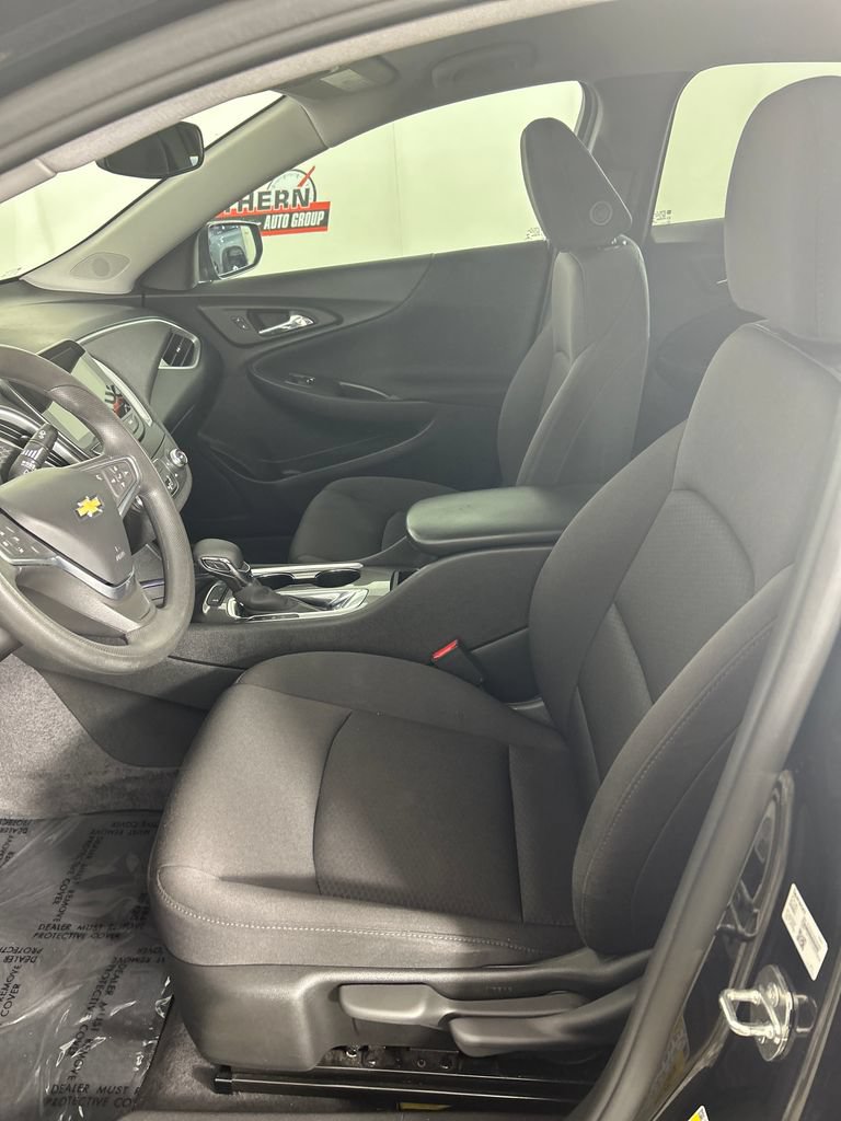 Used 2022 Chevrolet Malibu LS FWD image 12