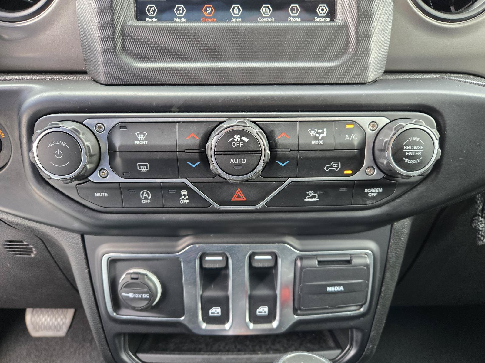 Used 2021 Jeep Wrangler Sport AWD/4WD image 12