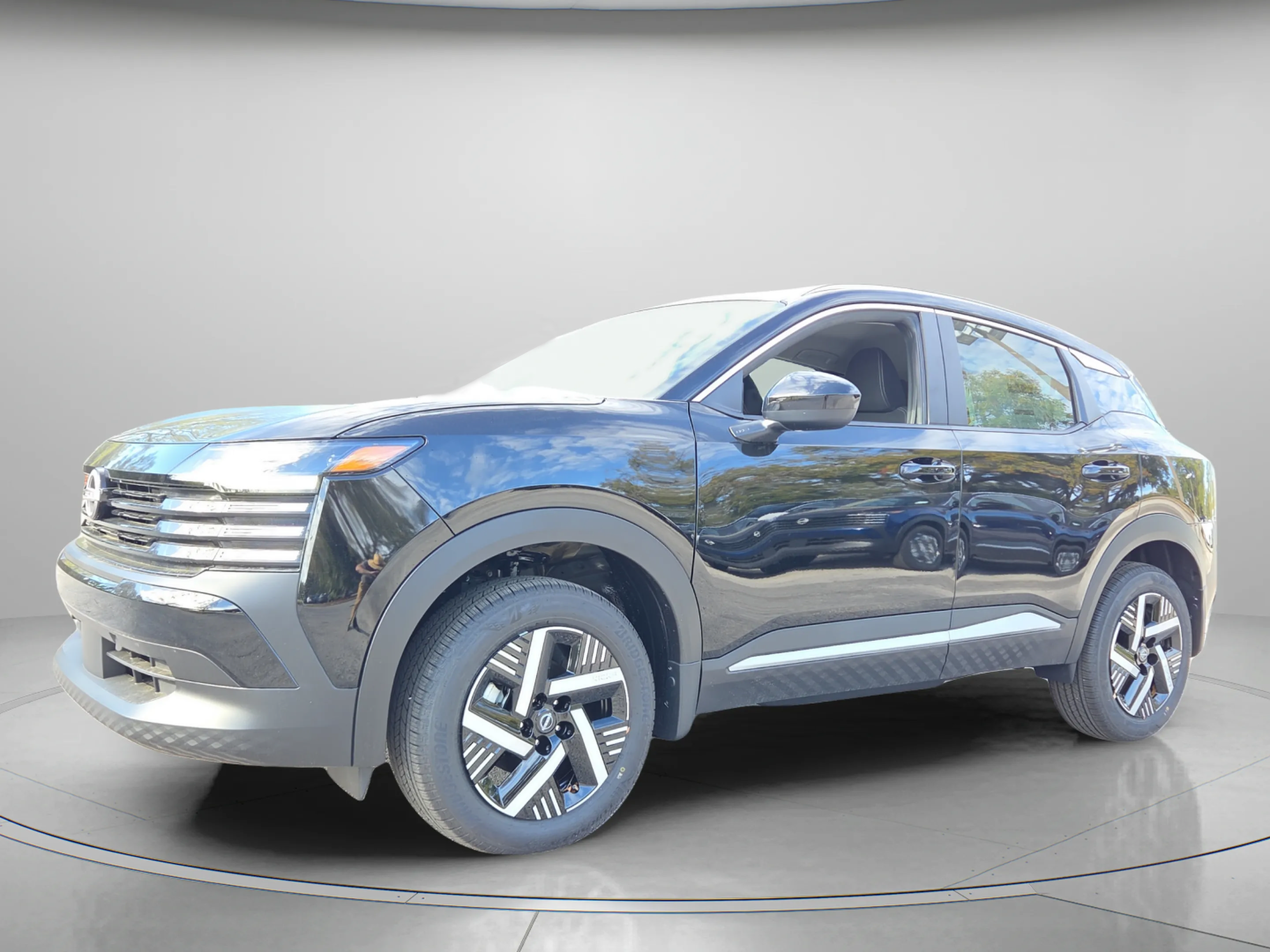 Certified 2026 Nissan Kicks SV FWD image 2