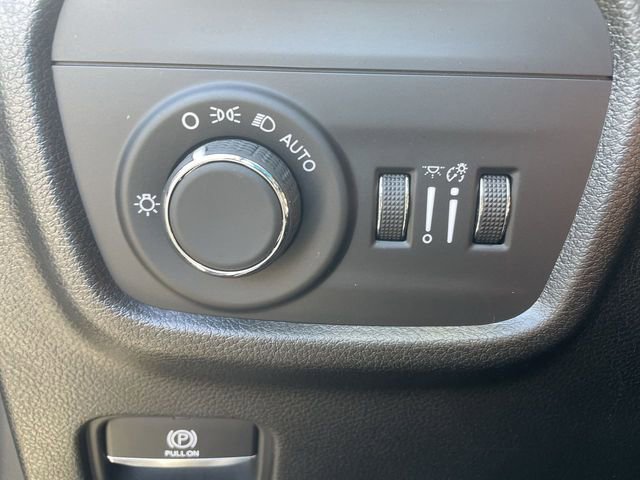 Used 2023 Jeep Grand Cherokee Altitude AWD/4WD image 33