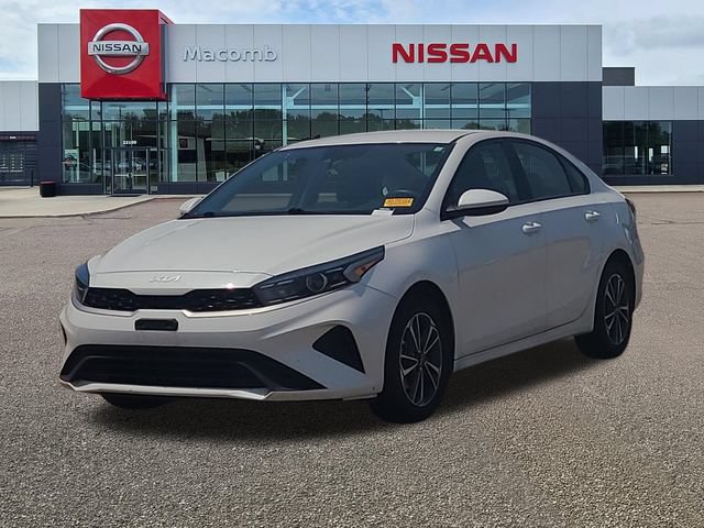 Used 2024 Kia Forte LXS FWD image 3