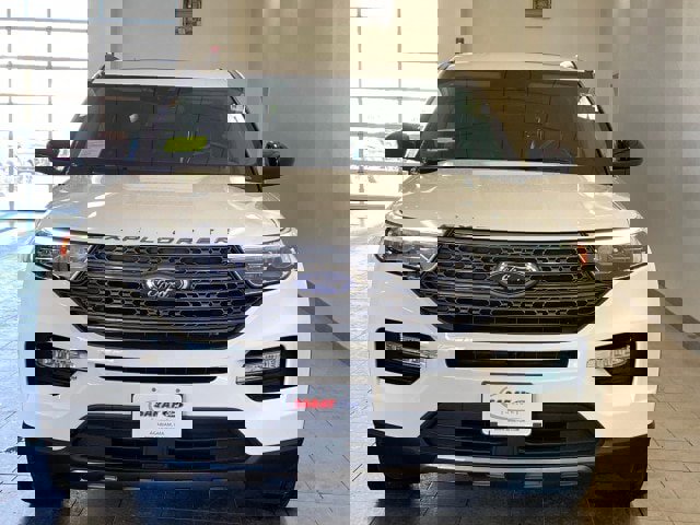Used 2023 Ford Explorer XLT w/ Equipment Group 202A image 3