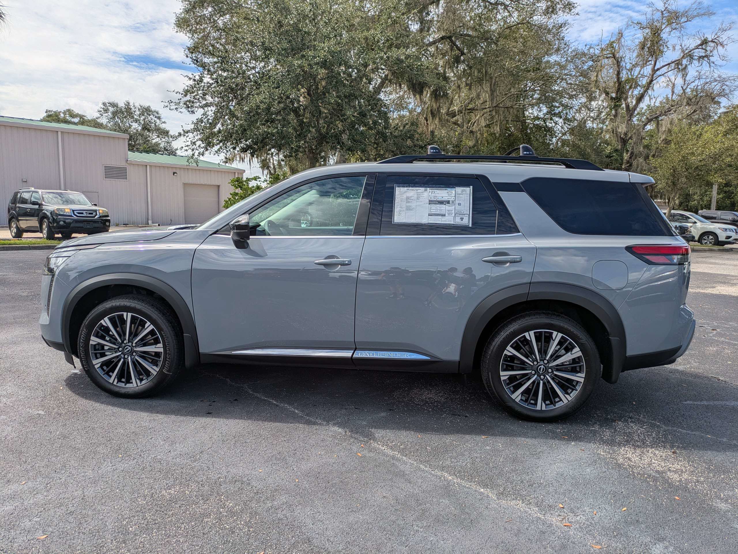 New 2026 Nissan Pathfinder Platinum FWD image 7