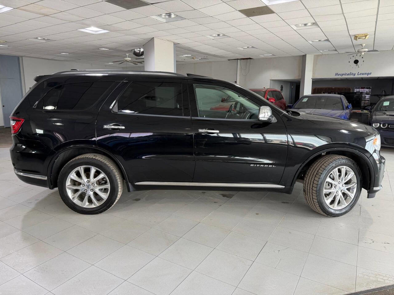Used 2019 Dodge Durango Citadel w/ Technology Group AWD/4WD image 12
