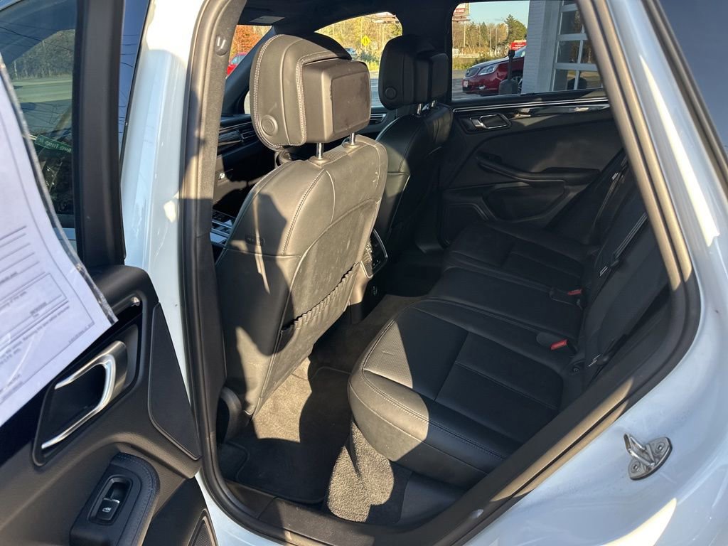 Used 2023 Porsche Macan image 28