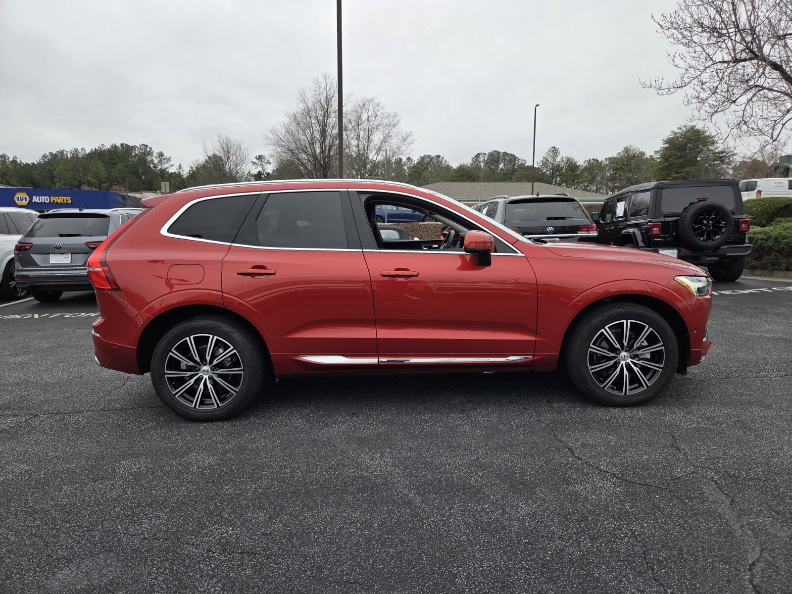 Used 2021 Volvo XC60 T5 Inscription w/ Advanced Package image 4
