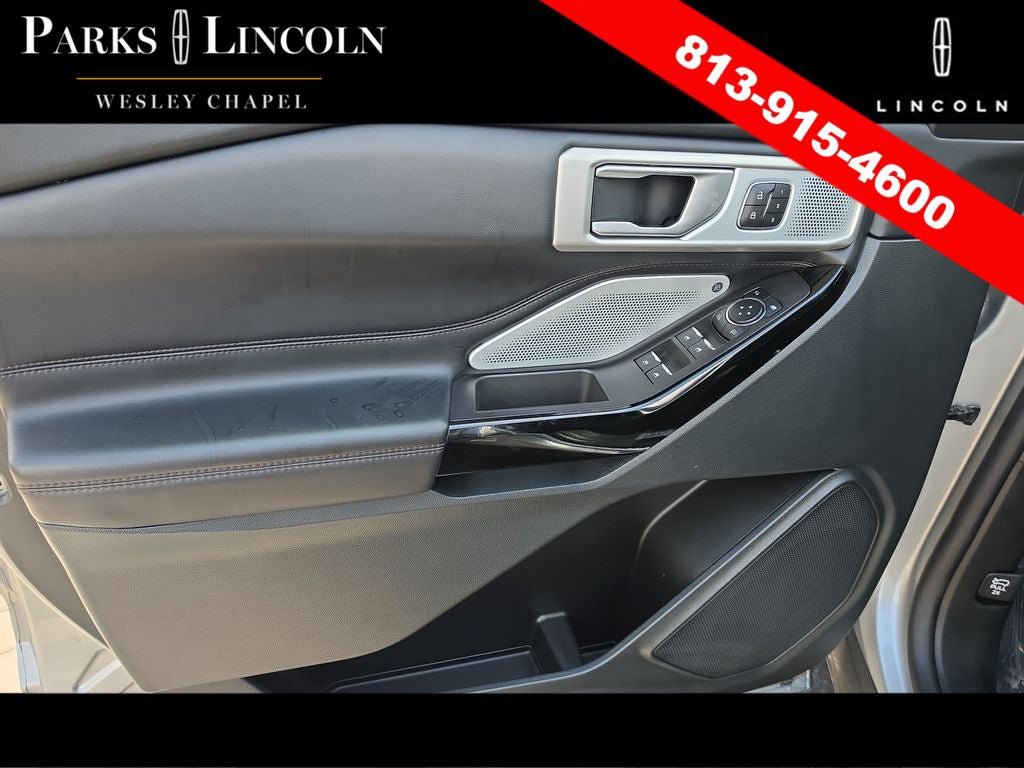 Used 2023 Ford Explorer Platinum w/ Technology Package AWD/4WD image 17