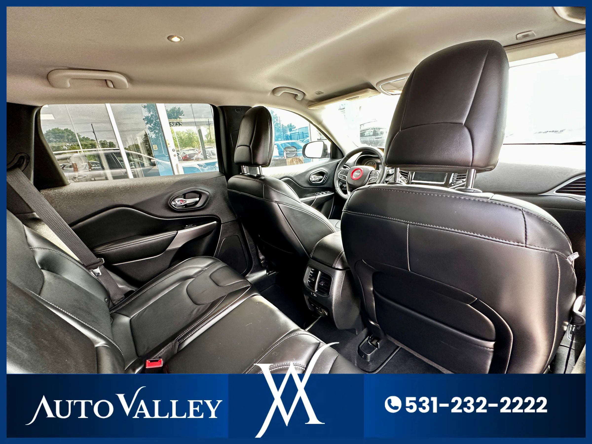 Used 2019 Jeep Cherokee Limited image 26