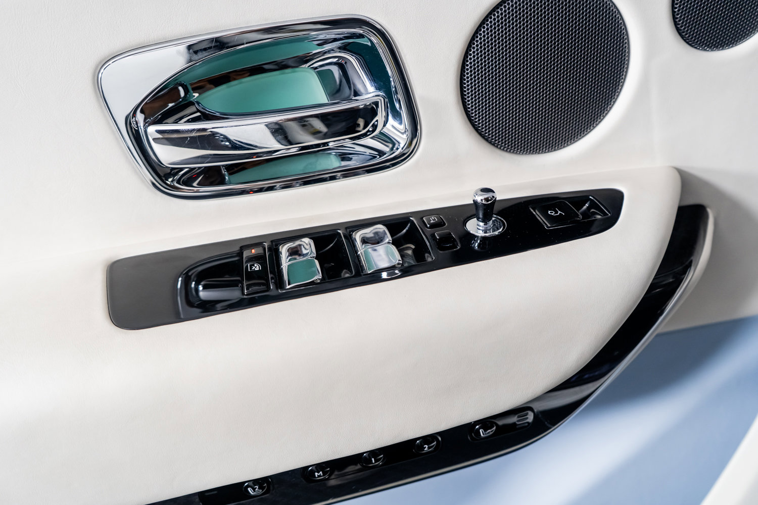 Used 2023 Rolls-Royce Cullinan Black Badge image 36