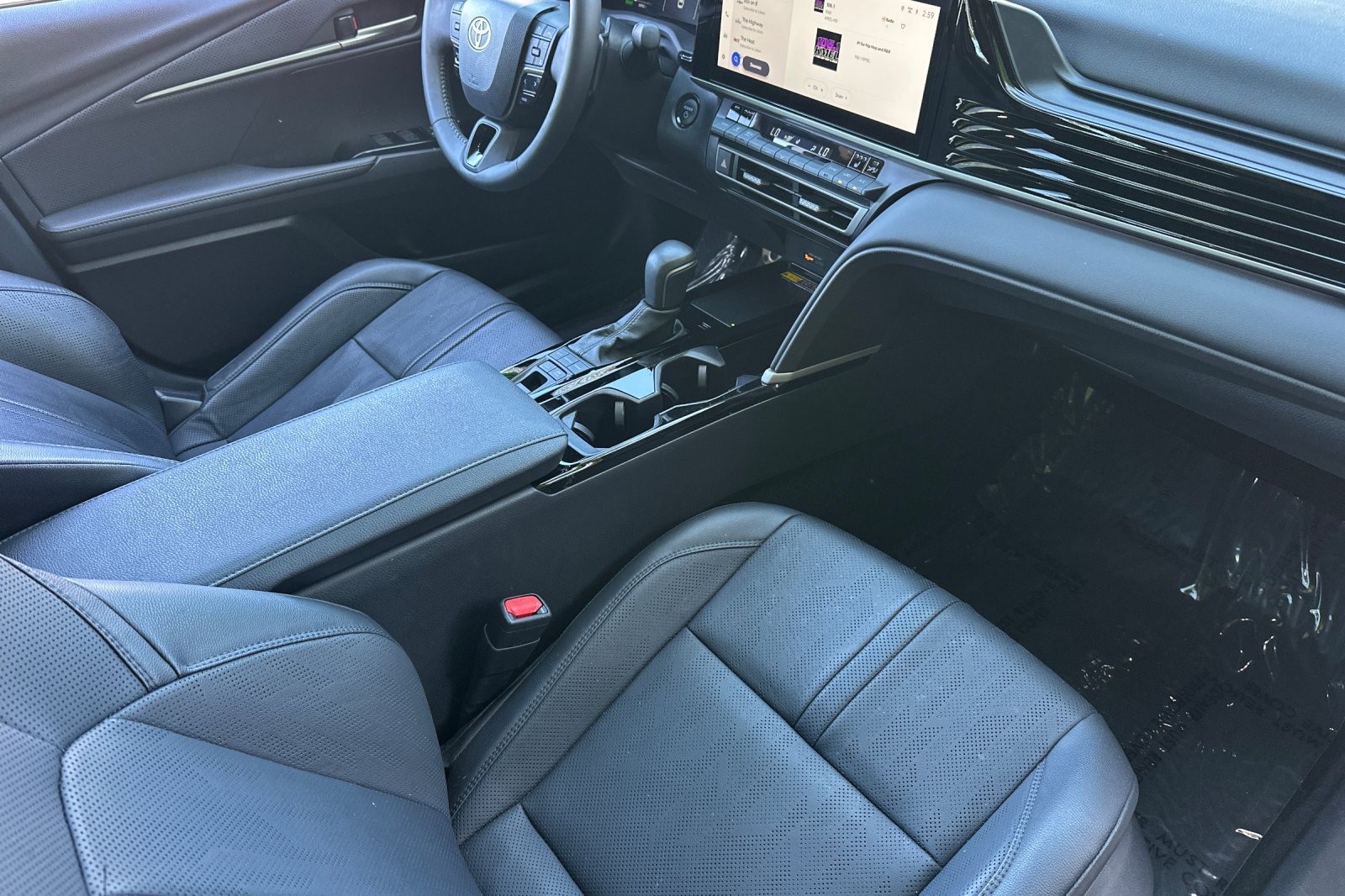 Used 2025 Toyota Camry XSE FWD image 15