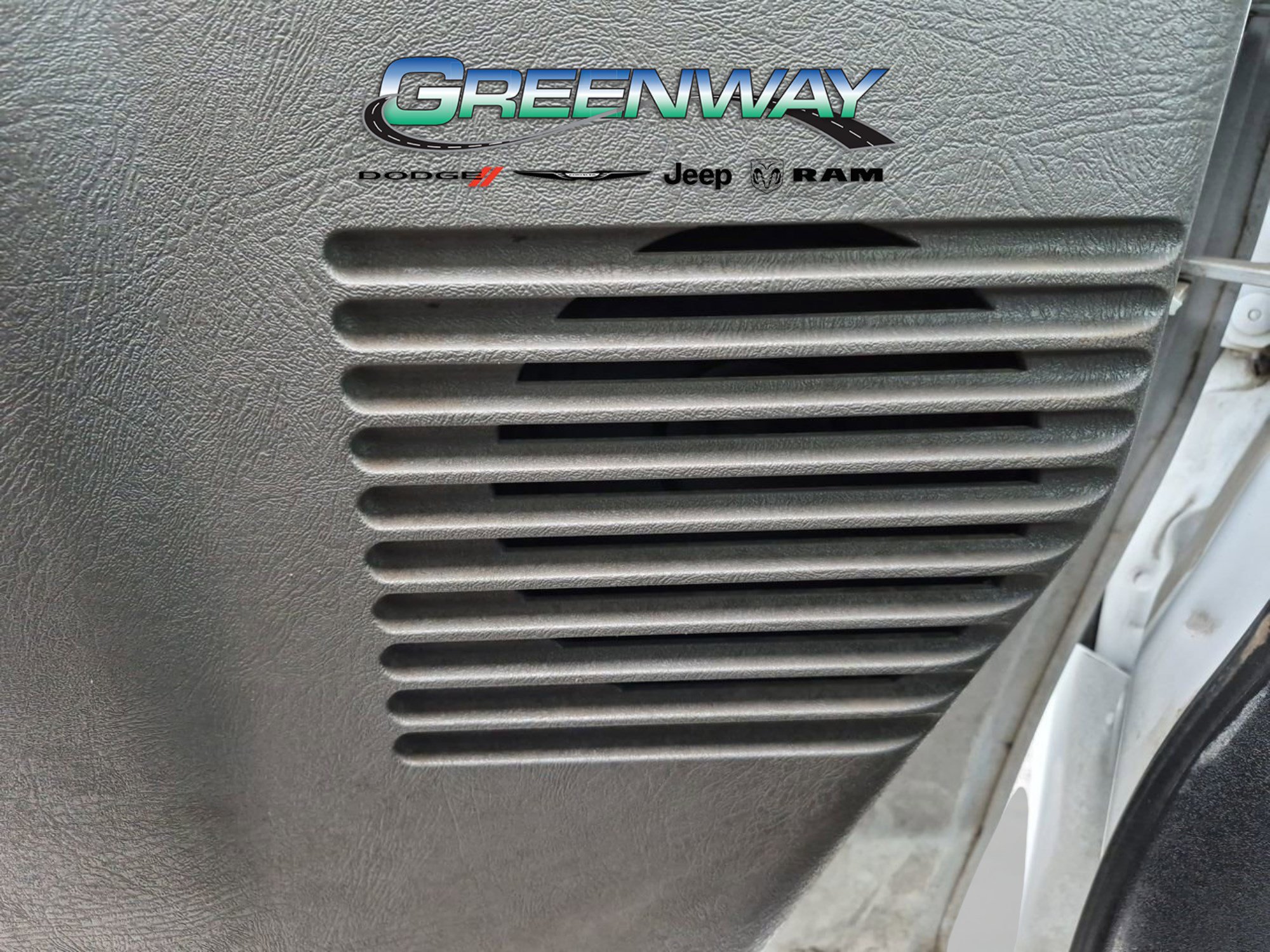 Used 2017 Chevrolet Express 2500 RWD image 16