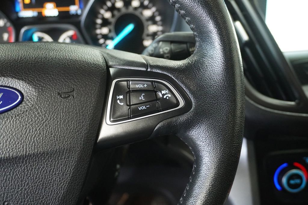 Used 2019 Ford Escape SEL image 23