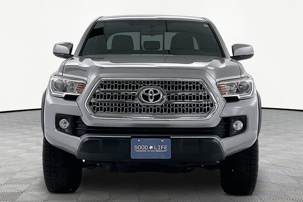 Used 2017 Toyota Tacoma TRD Off-Road w/ Premium & Technology Package AWD/4WD image 2