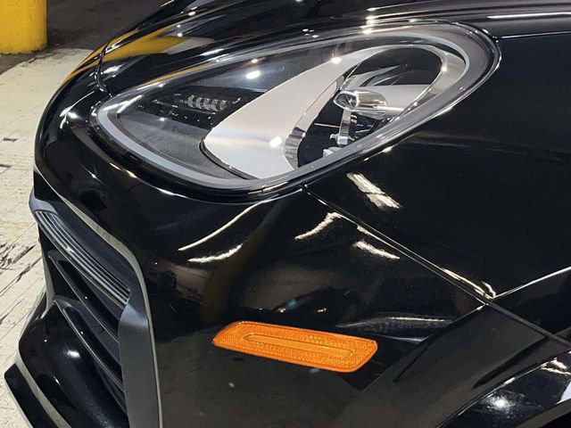 Used 2023 Porsche Cayenne w/ Premium Package image 5