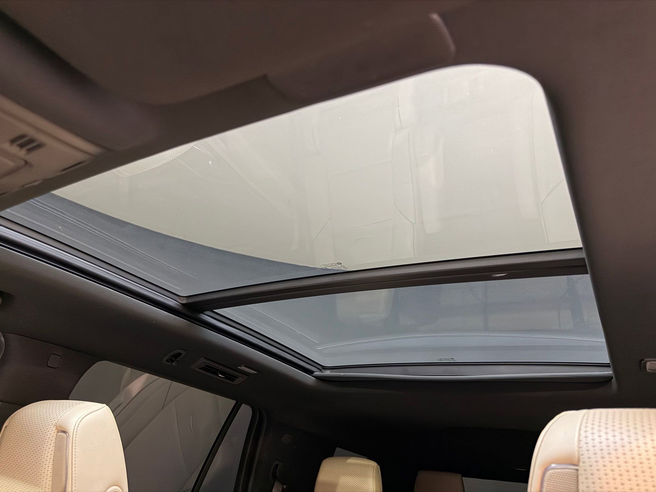 Used 2023 Cadillac Escalade Premium Luxury image 14